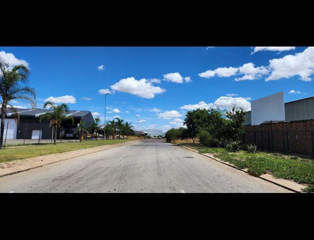 790M² VACANT LAND FOR SALE IN MAGNA VIA INDUSTRIAL